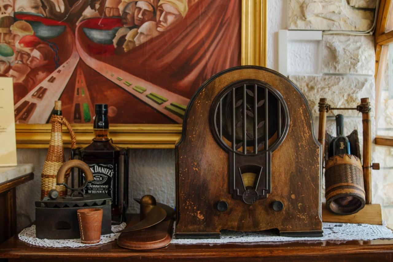 Hotel Vila Tina Arbanija Bagian luar foto